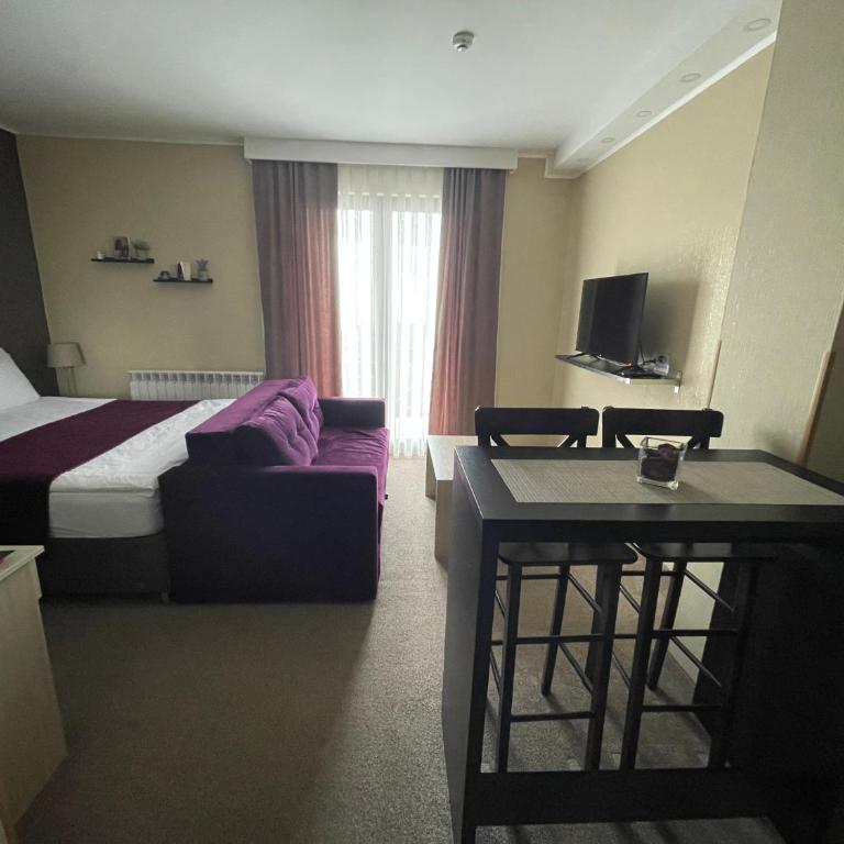 Vila Lucky Kop & Restoran - Studio Apartment - 8