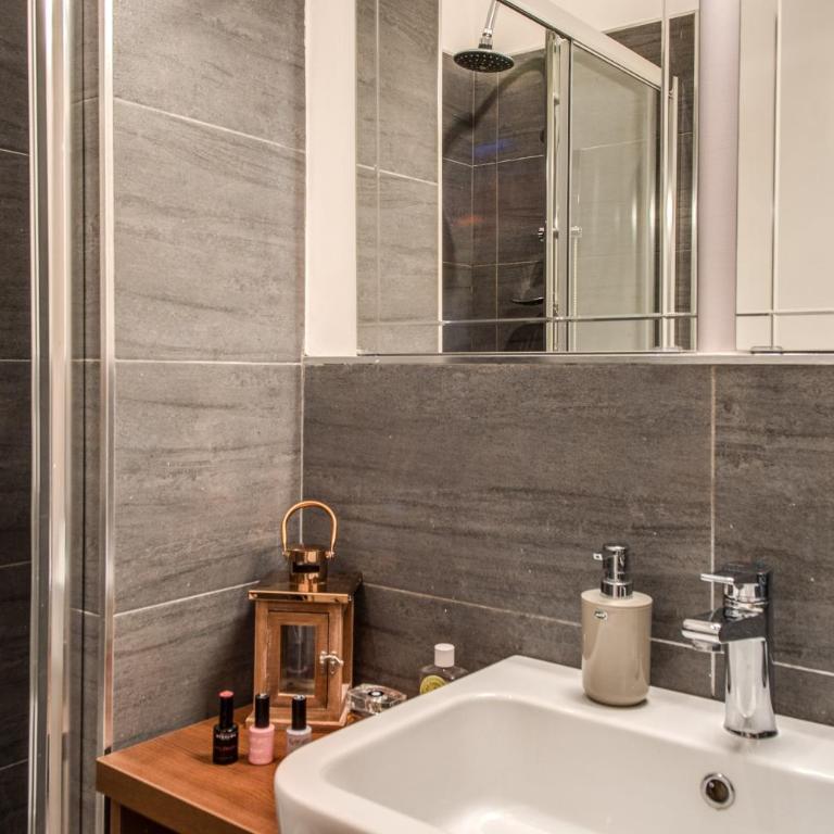 Tritone Top House - Appartamento Deluxe - 6