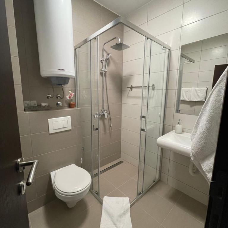 Vila Lucky Kop & Restoran - Studio Apartment - 9