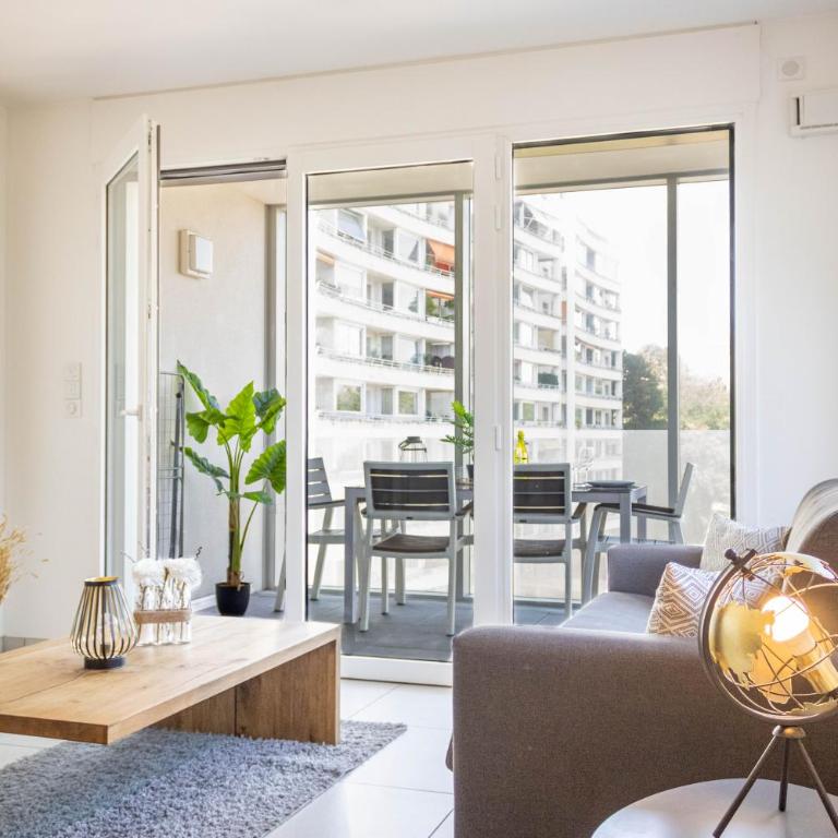LE TRESUM - Garage, Balcon & Vue lac! - One-Bedroom Apartment - 9