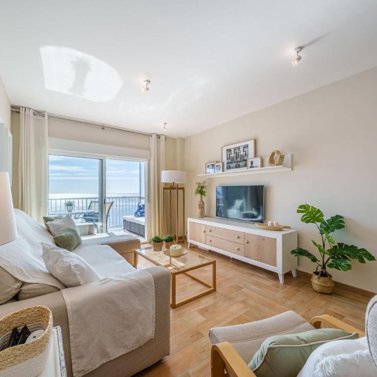 SPECTACULAR SEA VIEW Fuengirola - Apartamento de 3 dormitorios - 2
