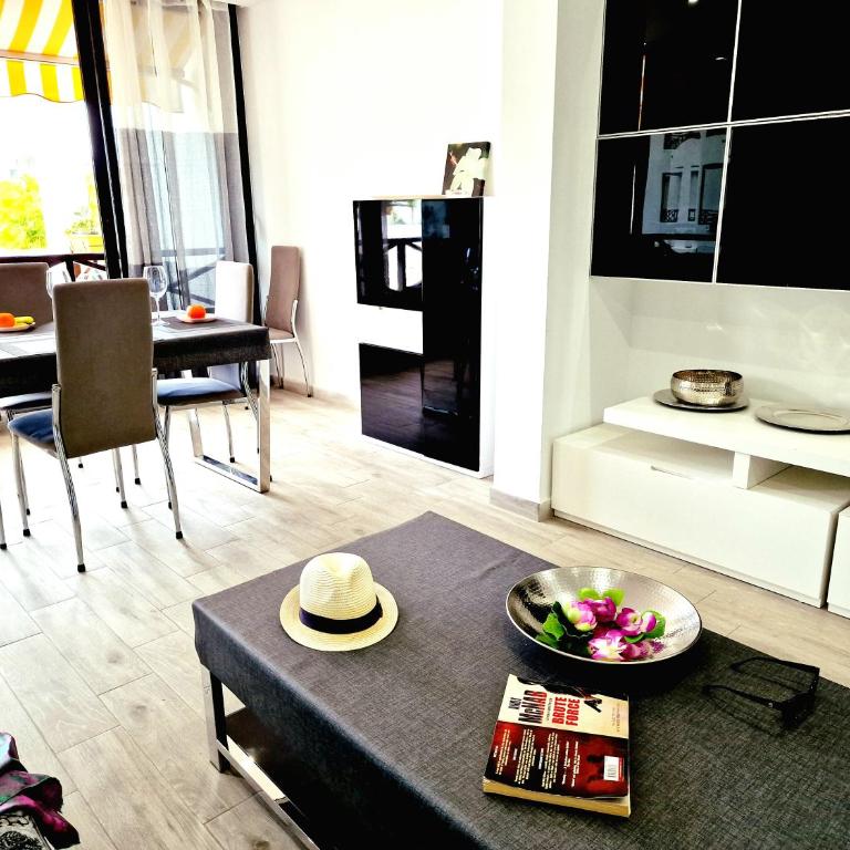 Luxury San Marino apartment & pool view - Apartamento de 2 dormitorios - 20