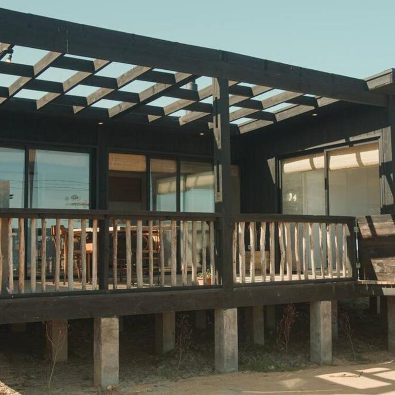 kinesurf - Two-Bedroom House - 1