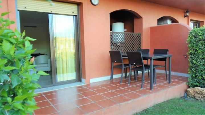Apartamento espacioso muy tranquilo con piscinas y jardines cercano a la playa - Apartamento de 2 dormitorios - 17
