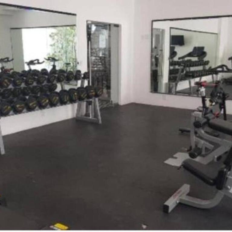 Nuevo! Loft hermoso con alberca. Wi-Fi Rapido. - Apartamento de 1 dormitorio - 34