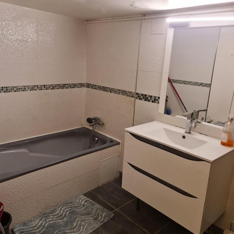 SAINT DENIS PARIS STADE de FRANCE DISNEY - Villa con 3 Camere da Letto - 12