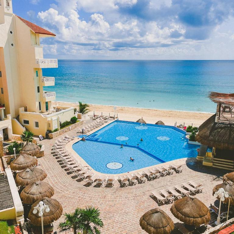 Cancun Plaza Condo Ocean front - One-Bedroom Apartment - 3