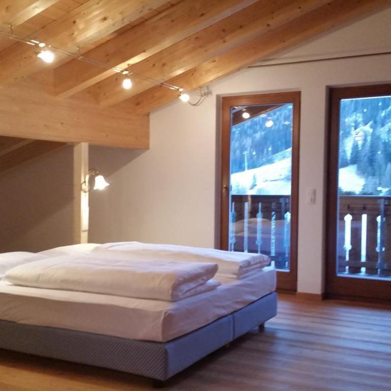 Family and Wellness Residence Ciasa Antersies - Großes Doppelzimmer mit Bergblick - 8