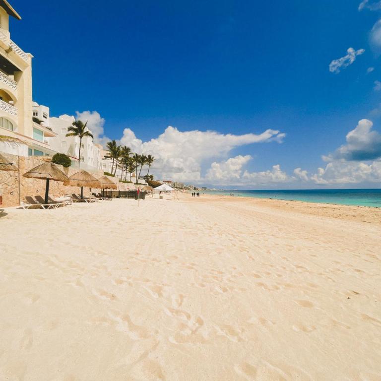 Cancun Plaza Condo Ocean front - Family Studio - 5