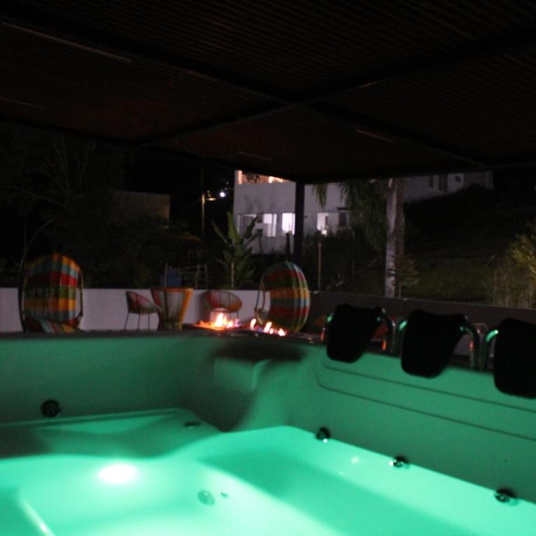 Nueva, Moderna casa en Silvania con Jacuzzi - Casa de 4 dormitorios - 11