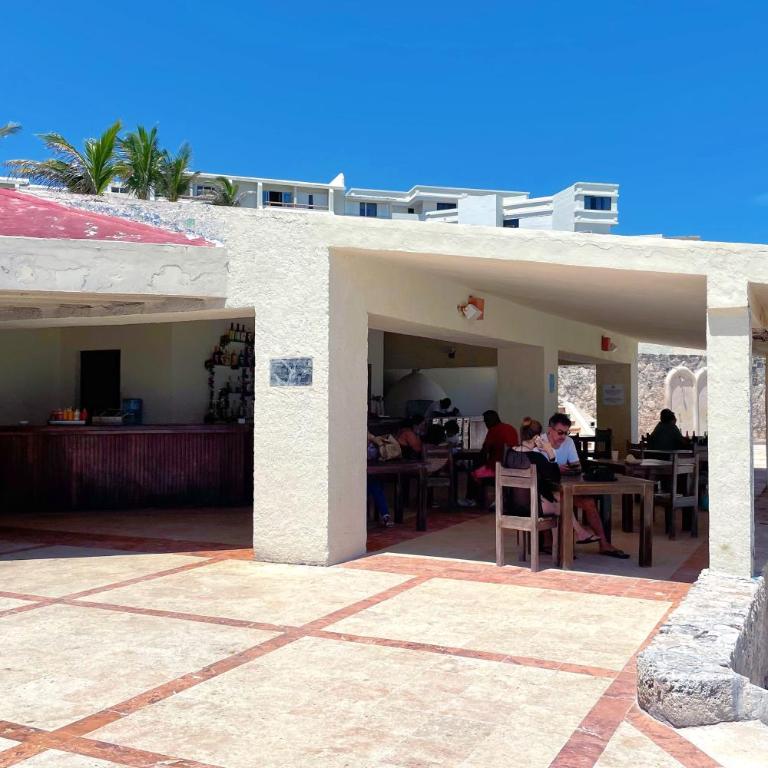 Beach, fun & relax at the Hotel Zone in Cancun - Studio with Balcony - 61