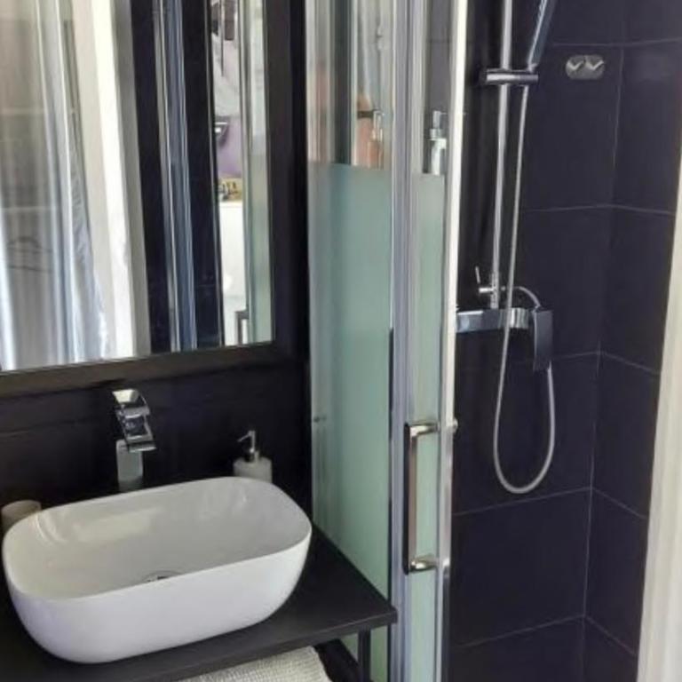 BAGATELLE NATURISTE HELIOPOLIS clim ascenseur vue mer parking privé - Appartement 1 Chambre - 14