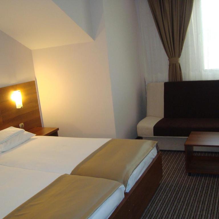 Hotel Damis - Triple Room - 1