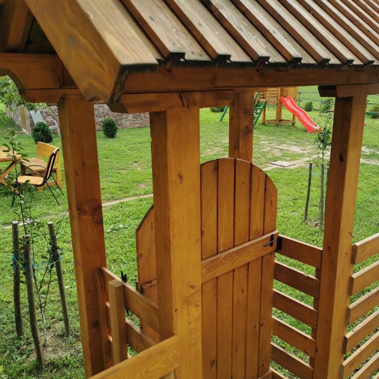 Wooden House Ripac - Two-Bedroom House - 16