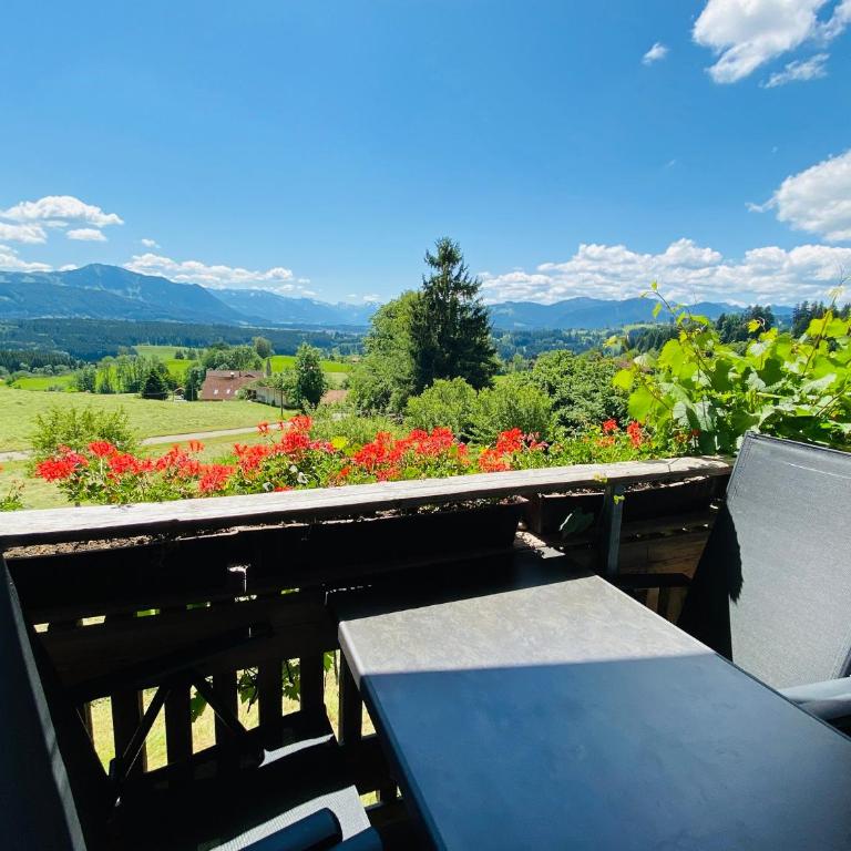 Urlaubshof Bechteler - Ferienwohnung Grünten mit Bergblick - 1