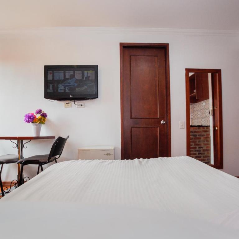 ApartaSuites & Hotel Bogota Plaza 36 - Habitación Cuádruple Estándar - 5