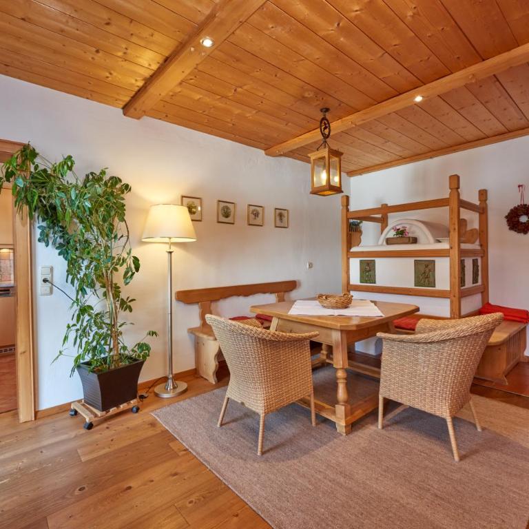 Gästehaus Bergstüberl - Superior Apartment mit 2 Schlafzimmern - 17