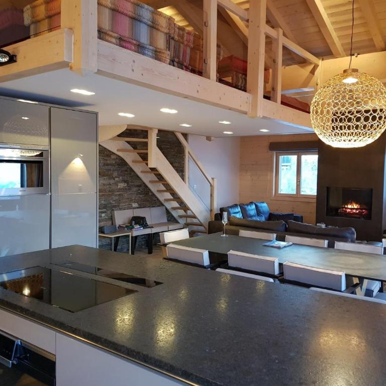 Appartement luxe 130m² avec sauna, jacuzzi à La Tania - WIFI, parking - Three-Bedroom Apartment - 3