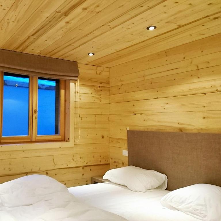 Appartement luxe 130m² avec sauna, jacuzzi à La Tania - WIFI, parking - Three-Bedroom Apartment - 4