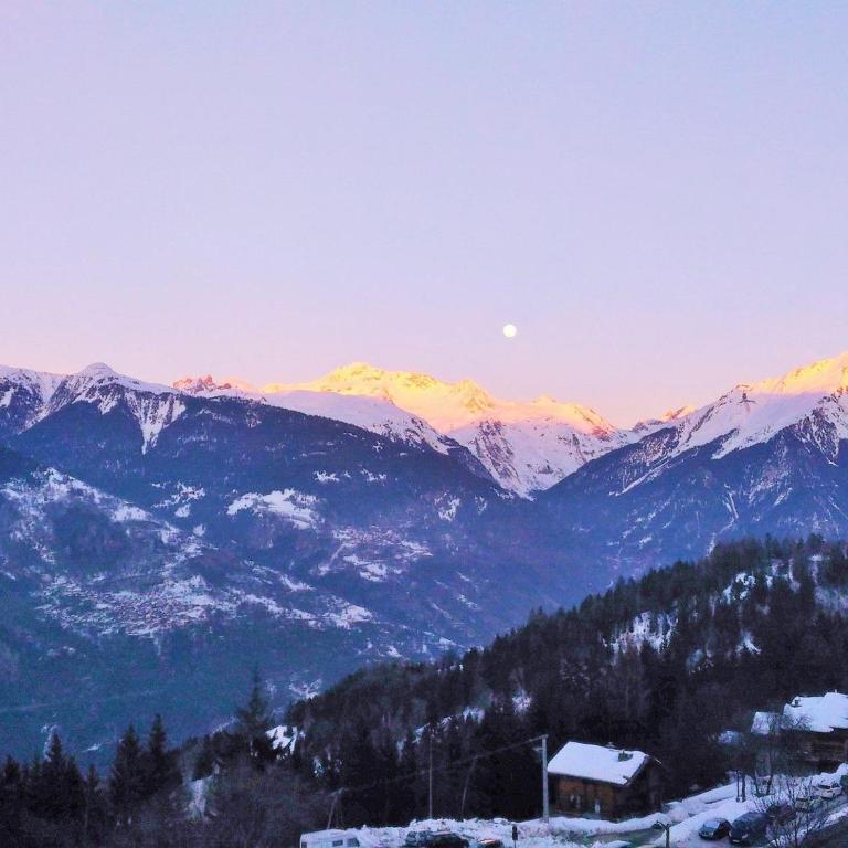Appartement luxe 130m² avec sauna, jacuzzi à La Tania - WIFI, parking - Three-Bedroom Apartment - 7