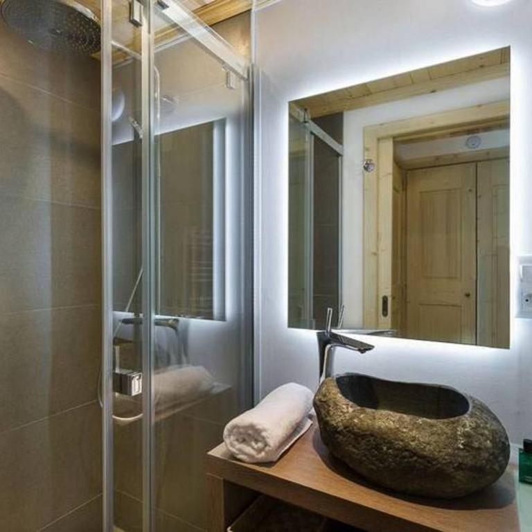 Appartement luxe 130m² avec sauna, jacuzzi à La Tania - WIFI, parking - Three-Bedroom Apartment - 8