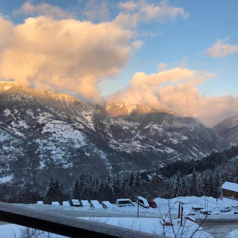 Appartement luxe 130m² avec sauna, jacuzzi à La Tania - WIFI, parking - Three-Bedroom Apartment - 9