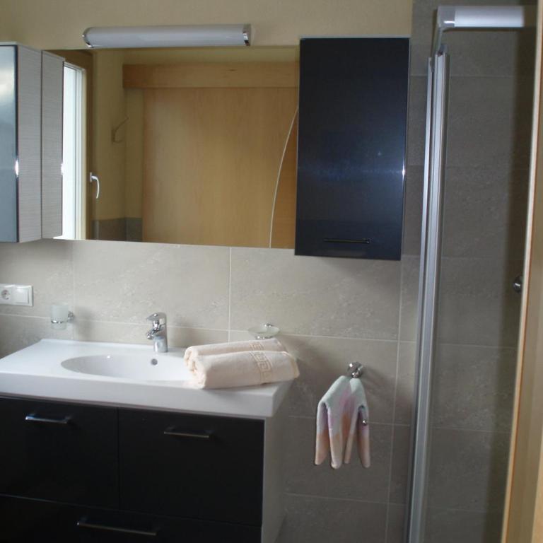Haus Wiesenblick - Doppel-/Zweibettzimmer mit Balkon - 16