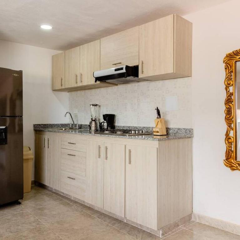 Casa Badillo 4 3br CRAZY ROOFTOP oldcity jacuzzi AC hottub wifi - Three-Bedroom Apartment - 9