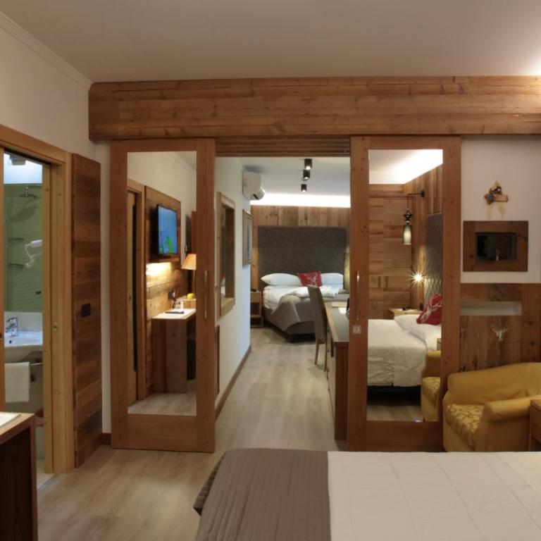 Alexander Hotel Alpine Wellness Dolomites - Familienzimmer mit Badewanne - 1