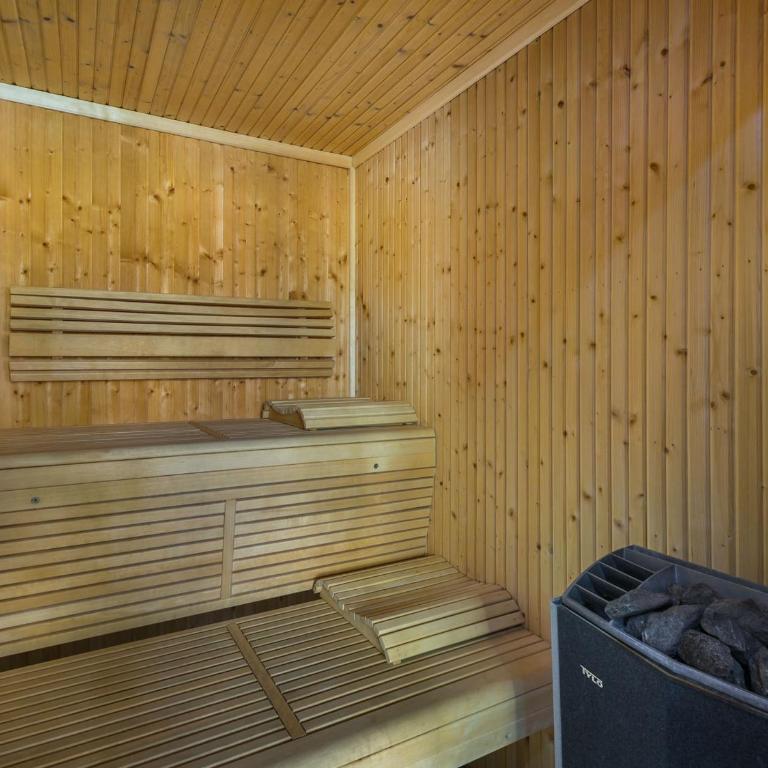 Chalet cosy pour 10 adultes & 2 enfants à Courchevel avec espace bien-être - FR-1-562-20 - Chalet (12 Adultes) - 3