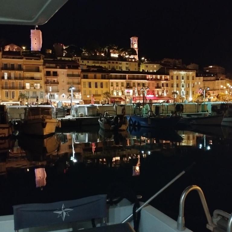 Ferretti 36 ' Bateau à Quai Vieux-Port Cannes Festival La Croisette - Mobile Home - 14