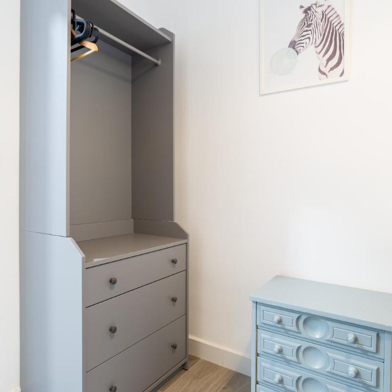 LUMINOSO APARTAMENTO RECIÉN REFORMADO - Three-Bedroom Apartment - 52