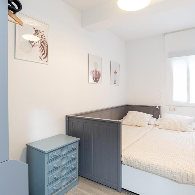 LUMINOSO APARTAMENTO RECIÉN REFORMADO - Three-Bedroom Apartment - 53