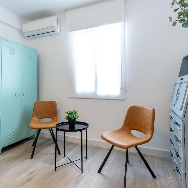 LUMINOSO APARTAMENTO RECIÉN REFORMADO - Three-Bedroom Apartment - 56