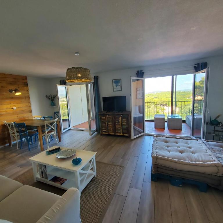 Grand appartement, 3 chambres, très bonne literie, résidence avec piscine à Pin Rolland - Apartamento de 3 dormitorios - 2