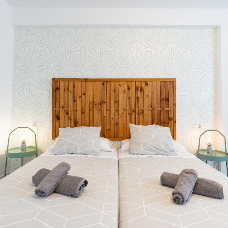 LUMINOSO APARTAMENTO RECIÉN REFORMADO - Three-Bedroom Apartment - 66