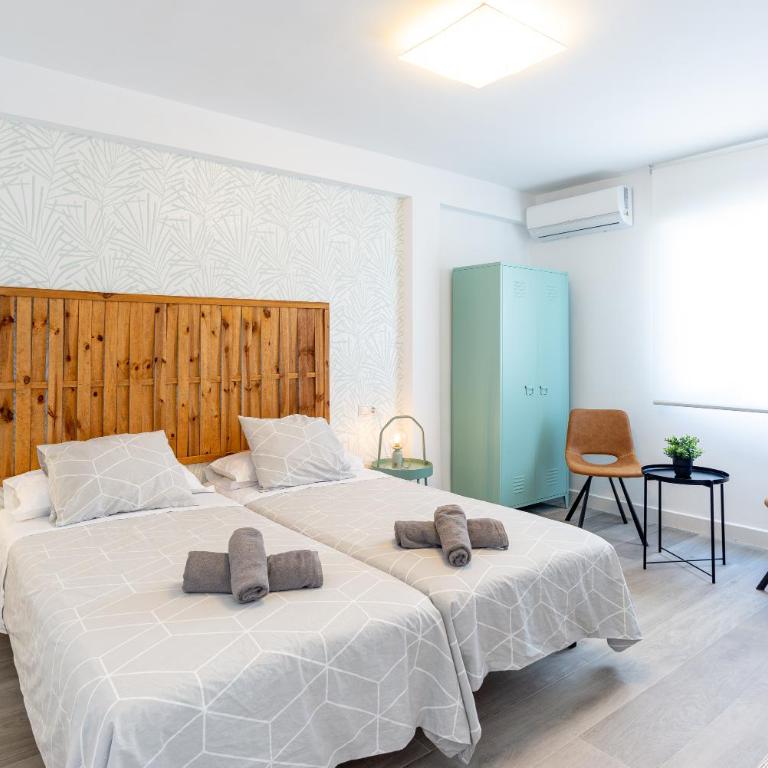 LUMINOSO APARTAMENTO RECIÉN REFORMADO - Three-Bedroom Apartment - 60