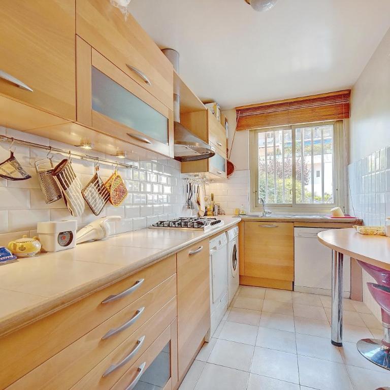 comfortable 3 bedroom, superb south terrace - Appartement - 36