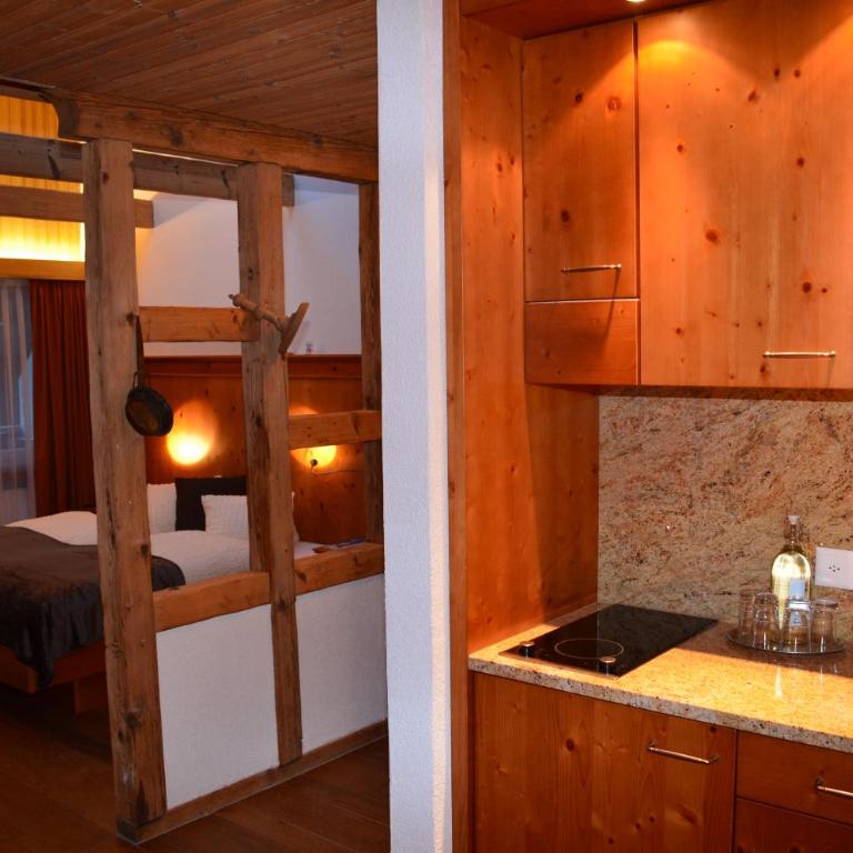 Hotel Belmont - Suite Hahnen mit Balkon - 4
