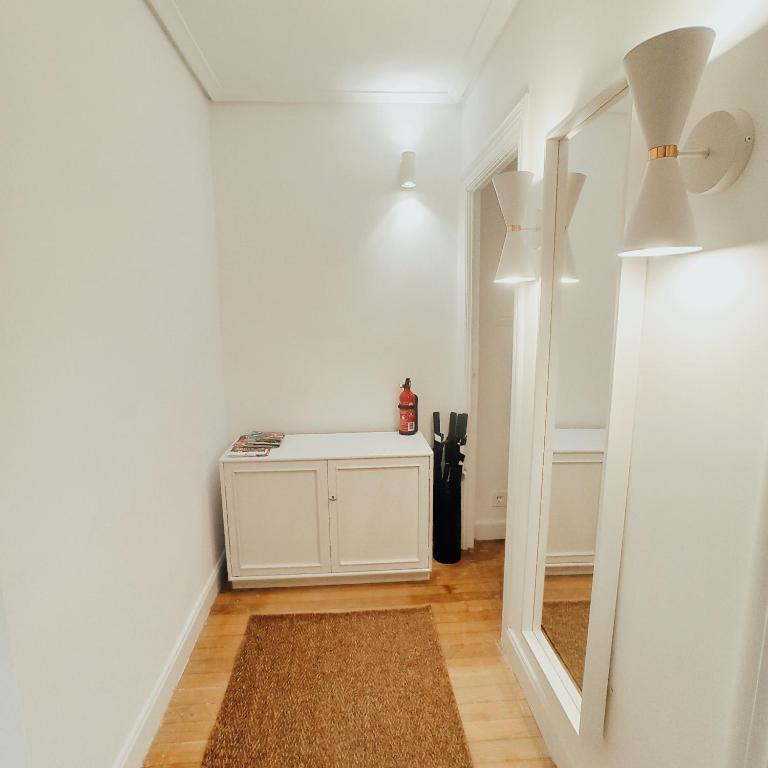 SWEET HOME BILBAO - Three-Bedroom Apartment - 17