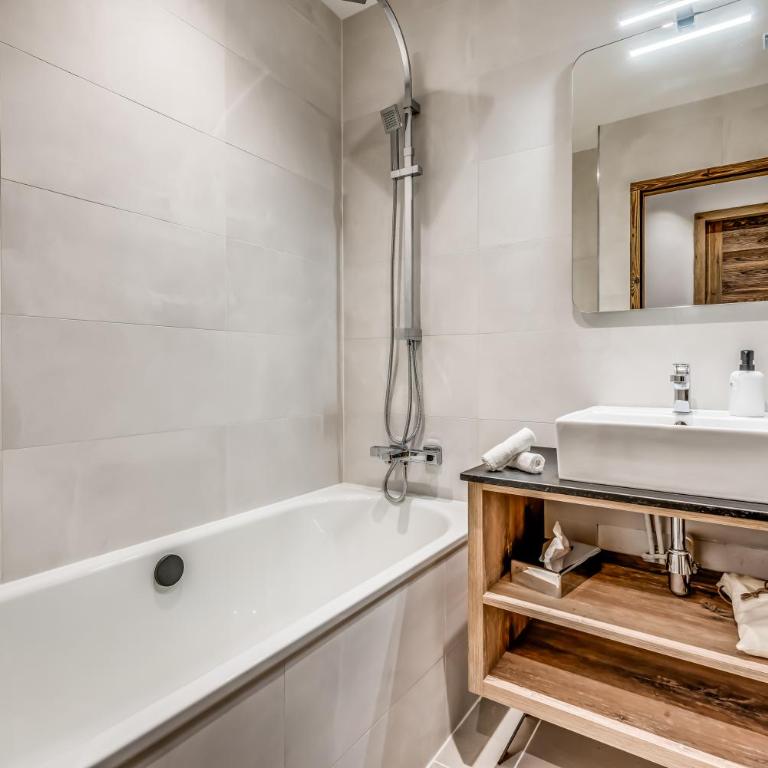 Arc 1950 - Charmant Appart 2-4 pers dans résidence hôtelière, Skis aux pieds - One-Bedroom Deluxe Apartment - 38