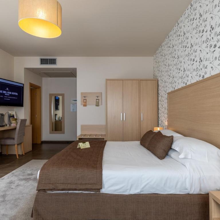 Hotel Torre Del Sud - Suite con Vasca Idromassaggio - 3