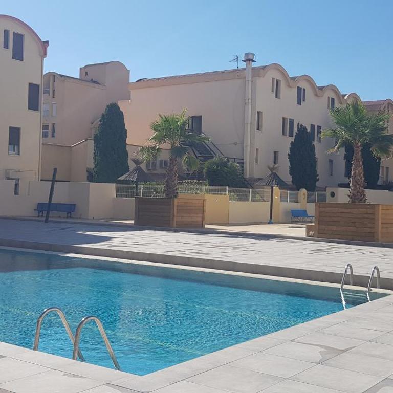 Gruissan-Port-T3-2chambres-5pers-43m2-Parking-Clim-Piscine-Valerie - Appartement 2 Chambres - 2
