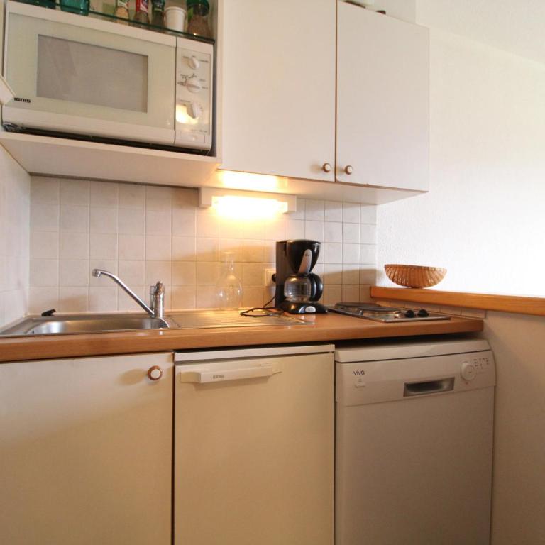 Appartement cosy 4 pers au pied des pistes avec wifi, balcon et casier à ski - FR-1-508-18 - Appartement (4 Adultes) - 2