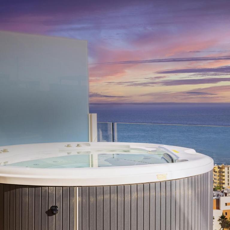 Ensuite Deluxe Jacuzzi & Parking Privado - Apartamento Ático - 25