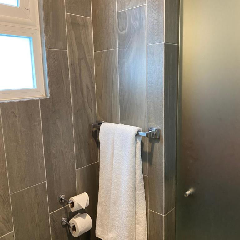 HOTEL MIRAMAR - Family Room with Bathroom - 2