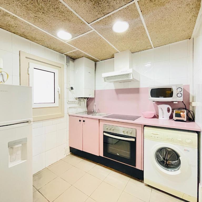 Smartr Barcelona Ramblas - Superior Apartment - 1