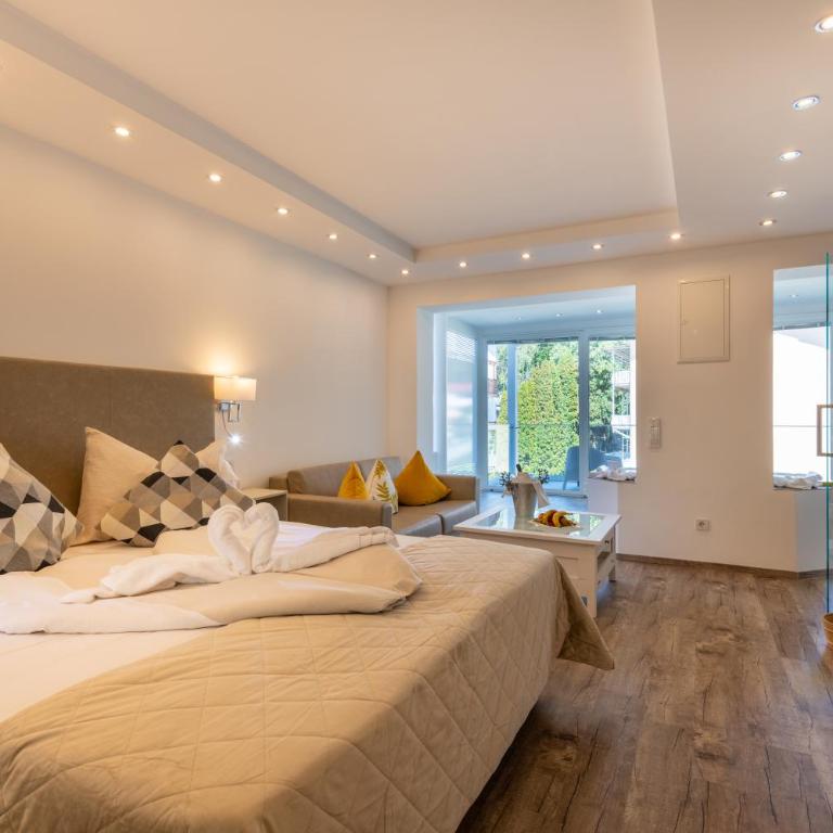 Promenaden-Strandhotel Marolt - Deluxe Suite mit Whirlpool-Badewanne - 3