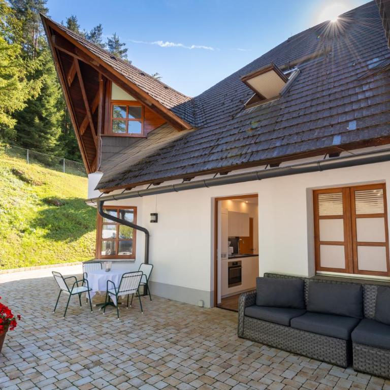 Hotelresort Klopeinersee - Suite mit Queensize-Bett und Whirlpool - 4