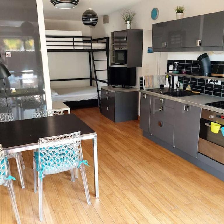 STUDIO LUXE 600M PLAGE AVEC SPA POUR 4 PERS - Apartamento de 1 dormitorio - 4